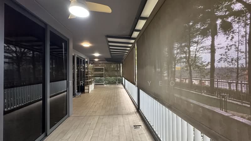 Parc Centros Condominium For Sale at S$ 2,000,000 | PropertyGuru Singapore - Balcony