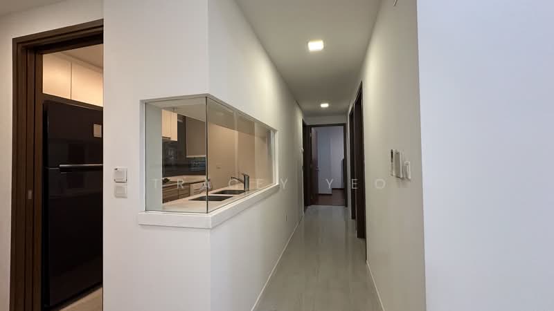 Parc Centros Condominium For Sale at S$ 2,000,000 | PropertyGuru Singapore - Kitchen