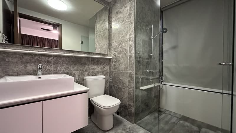 Parc Centros Condominium For Sale at S$ 2,000,000 | PropertyGuru Singapore - Bathroom