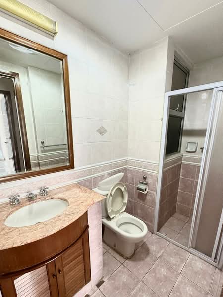 The Bayshore Condominium For Sale at S$ 1,890,000 | PropertyGuru Singapore - Bathroom