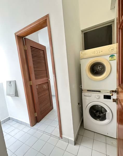 The Bayshore Condominium For Sale at S$ 1,890,000 | PropertyGuru Singapore - Interior