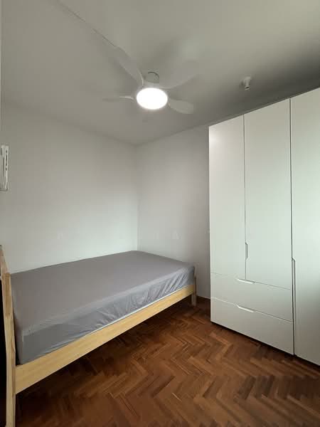 Lakepoint Condo, 2 Lakepoint Drive, 2 Bedrooms, 550 sqft, Condominium For Rent, by Angelia Tan, 500090348 - Bedroom Two - PropertyGuru.com.sg