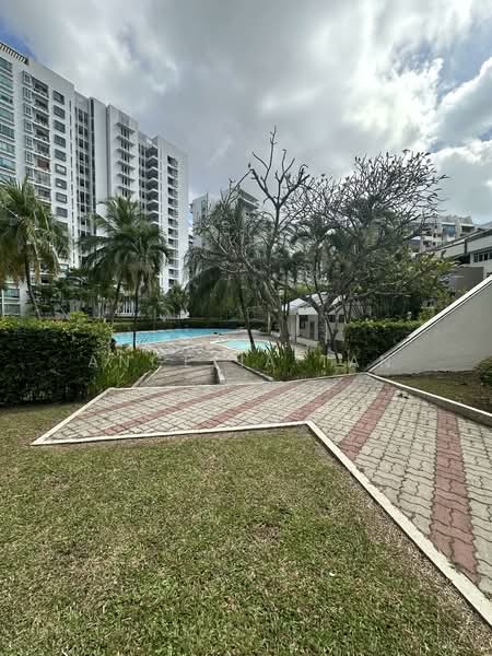 Lakepoint Condo, 2 Lakepoint Drive, 2 Bedrooms, 550 sqft, Condominium For Rent, by Angelia Tan, 500090348 - Swimming pool - PropertyGuru.com.sg