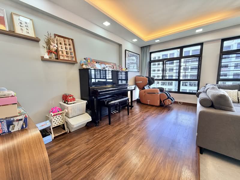 608C Tampines North Drive 1 HDB Flat For Sale at S$ 990,000 | PropertyGuru Singapore - Living Room