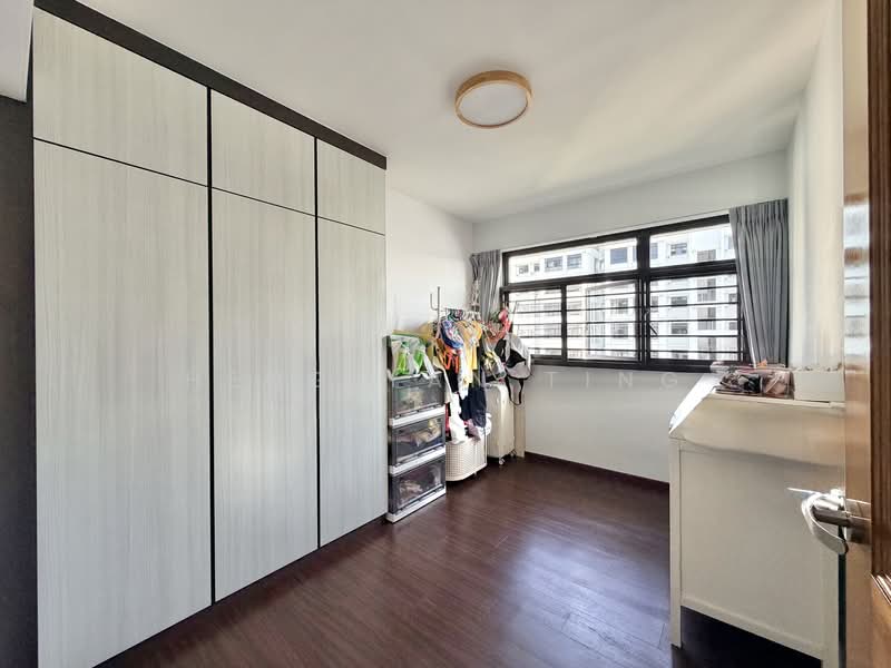 608C Tampines North Drive 1 HDB Flat For Sale at S$ 990,000 | PropertyGuru Singapore - Common Bedroom
