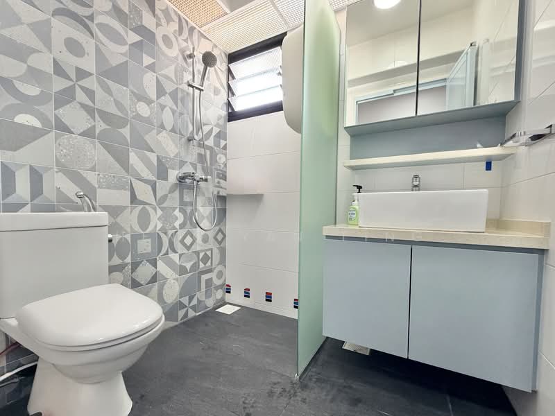 608C Tampines North Drive 1 HDB Flat For Sale at S$ 990,000 | PropertyGuru Singapore - Common Bathroom