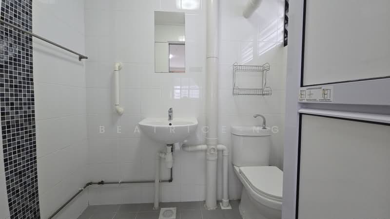 2 Delta Avenue, 2 Delta Avenue, 3 Bedrooms, 1,313 sqft, HDB Flat For Sale, by Beatrice Ng, 500090365 - Bathroom - PropertyGuru.com.sg