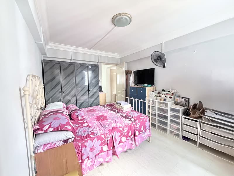 15 Teck Whye Lane HDB Flat For Sale at S$ 450,000 | PropertyGuru Singapore - Bedroom