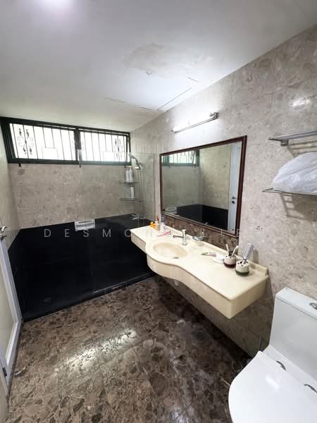 Meralodge Condominium For Sale at S$ 2,680,000 | PropertyGuru Singapore - Bathroom