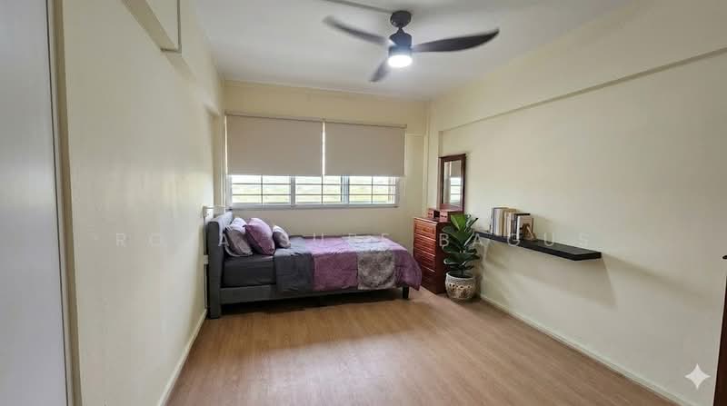  2 single beds for twin sharing