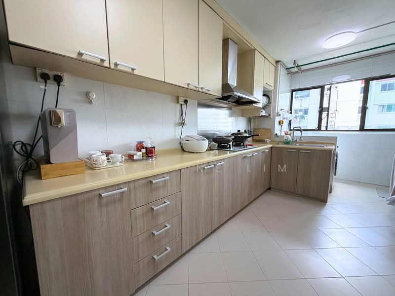 276 Yishun Street 22 HDB Flat For Sale at S$ 589,988 | PropertyGuru Singapore - Kitchen