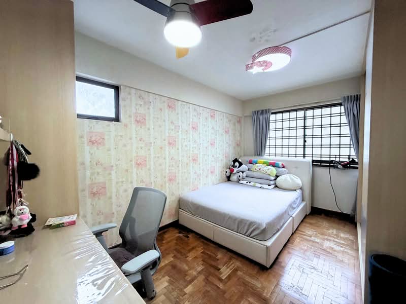 276 Yishun Street 22 HDB Flat For Sale at S$ 589,988 | PropertyGuru Singapore - Bedroom