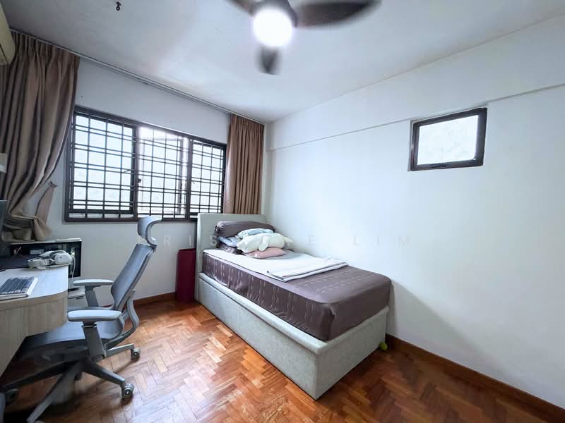 276 Yishun Street 22 HDB Flat For Sale at S$ 589,988 | PropertyGuru Singapore - Bedroom