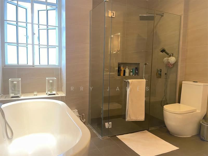 Jalan Tempua - near Botanic Gardens, Jalan Tempua, 6 Bedrooms, 4,800 sqft, Semi-Detached House For Rent, by Kerry James, 500090385 - Bathroom - PropertyGuru.com.sg