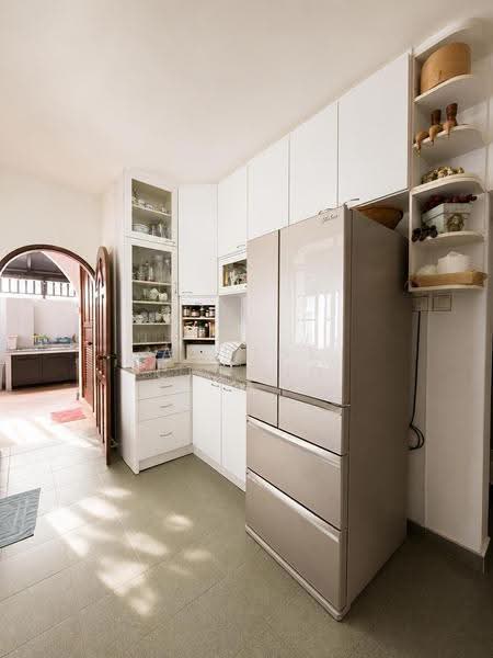 Freehold Detached House 5 mins to MRT, Lorong Mydin, Eunos / Geylang / Paya Lebar, 6 Bedrooms, 2,998 sqft, Detached House For Sale, by Addine Cheong, 500090403 - Kitchen - PropertyGuru.com.sg