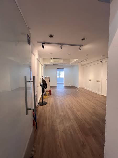 Textile Centre, 200 Jalan Sultan, 883 sqft, Office For Rent, by Delia Woo Pei Yin, 500090405 - Interior - CommercialGuru.com.sg