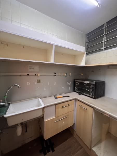 Textile Centre, 200 Jalan Sultan, 883 sqft, Office For Rent, by Delia Woo Pei Yin, 500090405 - Kitchen - CommercialGuru.com.sg