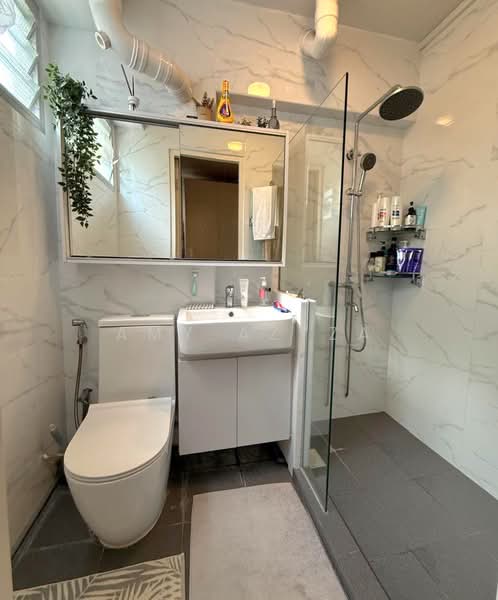859A Tampines Avenue 5 HDB Flat For Sale at S$ 710,000 | PropertyGuru Singapore - Bathroom