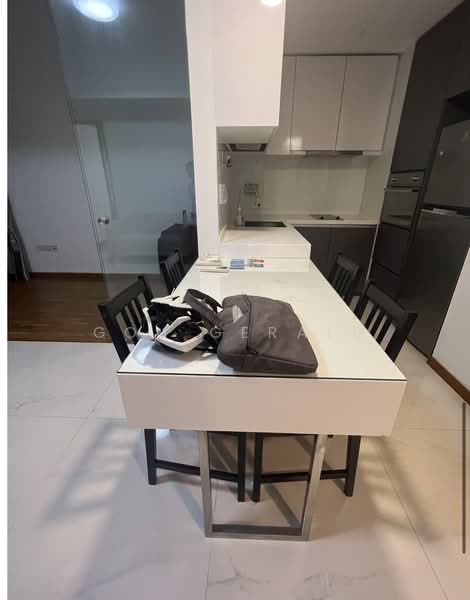 Watertown Condominium For Sale at S$ 1,000,000 | PropertyGuru Singapore - Kitchen