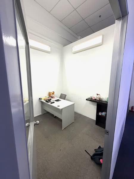 Focus One, 1 Ubi View, 1,033 sqft, Light Industrial (B1) For Rent, by Kelyn Chong, 500090410 - Study - CommercialGuru.com.sg