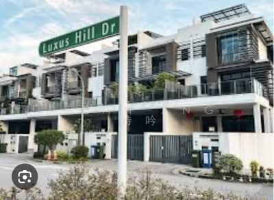 For Sale - Luxus Hills