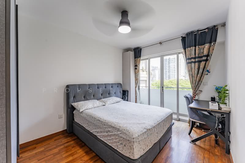 667A Punggol Drive HDB Flat For Sale at S$ 850,000 | PropertyGuru Singapore - Bedroom