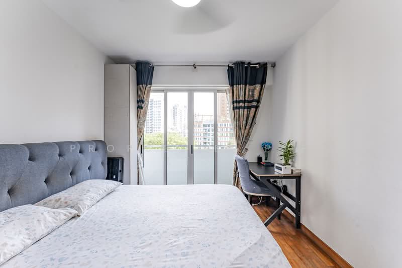 667A Punggol Drive HDB Flat For Sale at S$ 850,000 | PropertyGuru Singapore - Bedroom