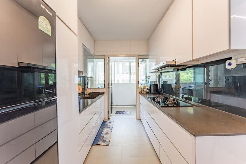667A Punggol Drive HDB Flat For Sale at S$ 850,000 | PropertyGuru Singapore - Kitchen