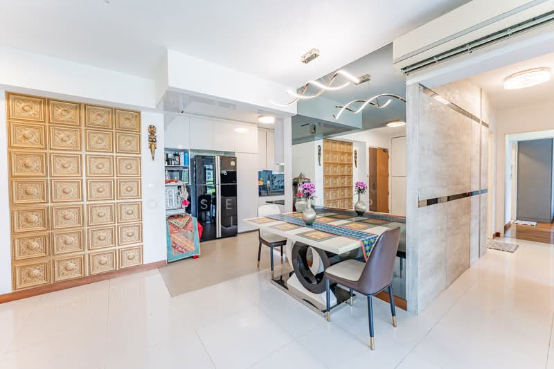 667A Punggol Drive HDB Flat For Sale at S$ 850,000 | PropertyGuru Singapore - Dining Room