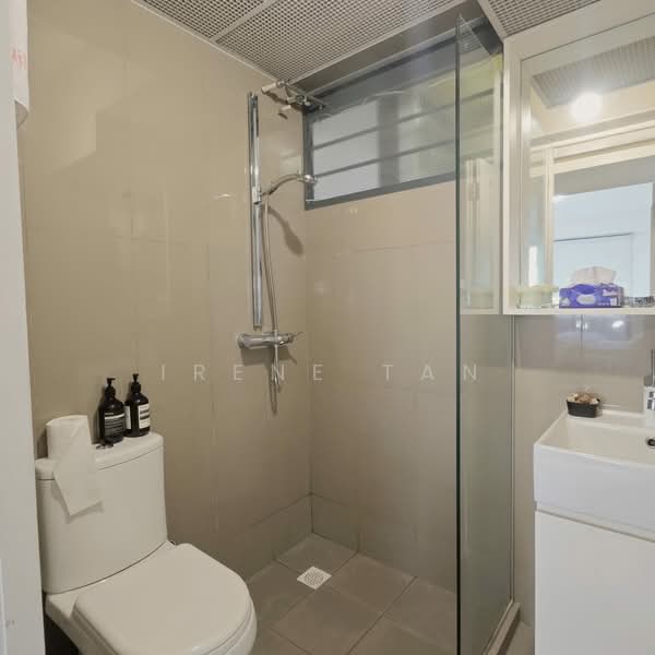 310A Punggol Walk HDB Flat For Sale at S$ 728,000 | PropertyGuru Singapore - common bathroom