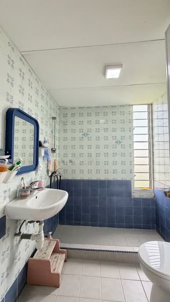 Pandan Valley Condominium For Sale at S$ 3,000,000 | PropertyGuru Singapore - Bathroom