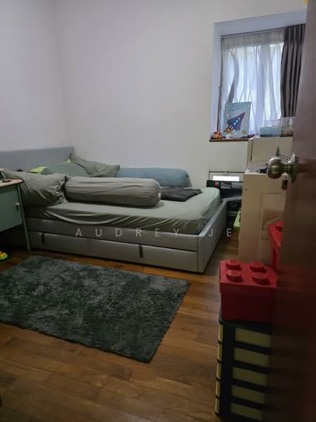 Cote D'Azur Condominium For Sale at S$ 2,860,000 | PropertyGuru Singapore - Bedroom