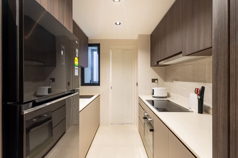 Riverfront Residences Condominium For Sale at S$ 2,300,000 | PropertyGuru Singapore - Kitchen