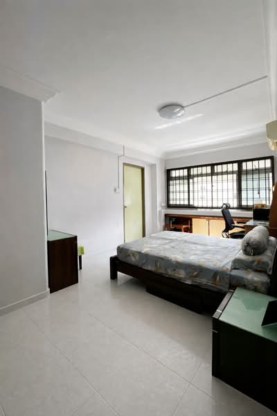 369 Woodlands Avenue 1 HDB Flat For Sale at S$ 638,888 | PropertyGuru Singapore - Bedroom
