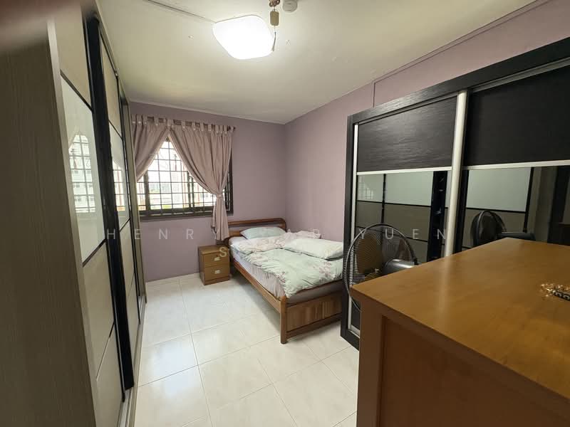 146 Woodlands Street 13 HDB Flat For Sale at S$ 550,000 | PropertyGuru Singapore - Bedroom