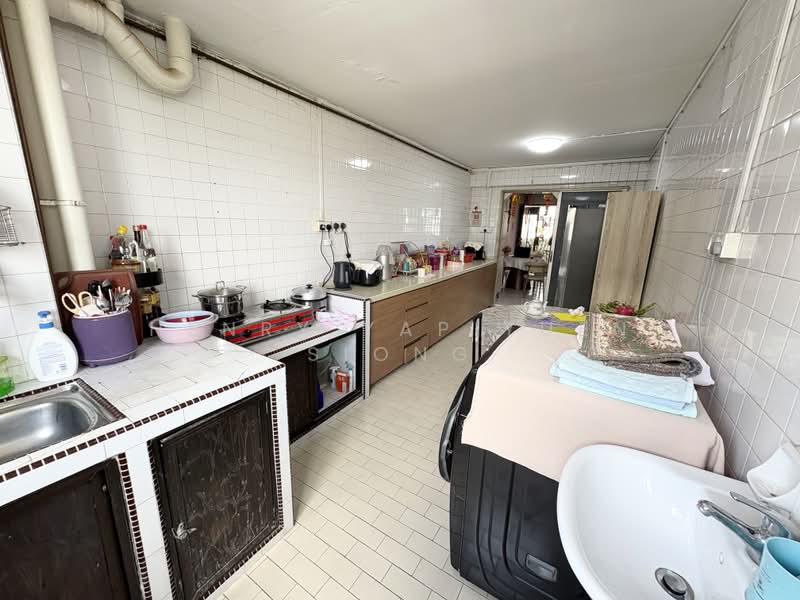 146 Woodlands Street 13, 146 Woodlands Street 13, 3 Bedrooms, 1,001 sqft, HDB Flat For Sale, by Henry Yap Yuen Siong, 500090446 - Kitchen - PropertyGuru.com.sg