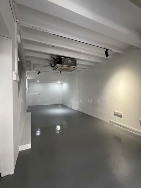 11 Haji lane, 11 Haji Lane, 1,300 sqft, Other Retail For Rent, by Gupta Sameer Raj, 500090463 - Interior - CommercialGuru.com.sg