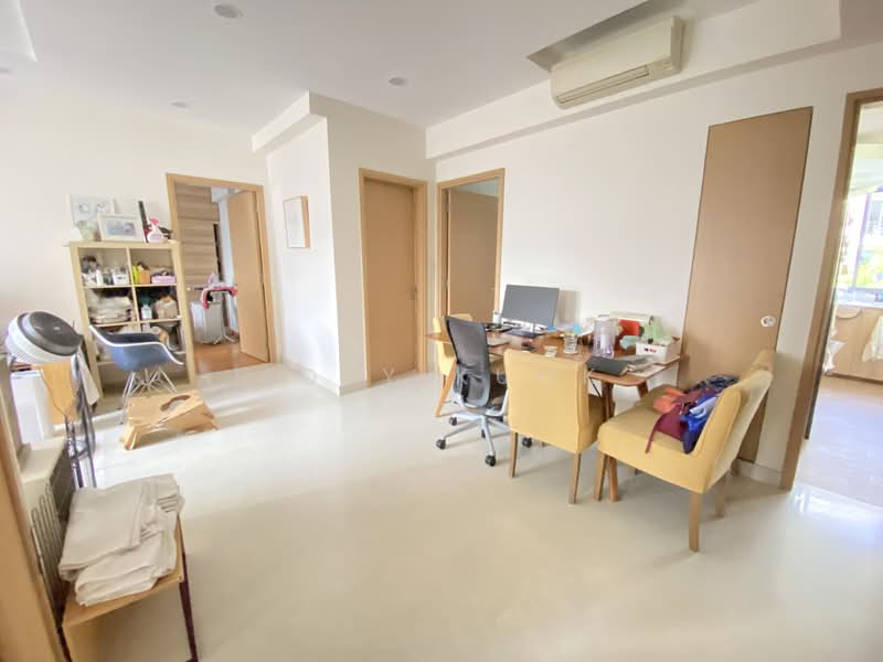 Waterford Residence Condominium For Sale at S$ 2,300,000 | PropertyGuru Singapore - Dining area