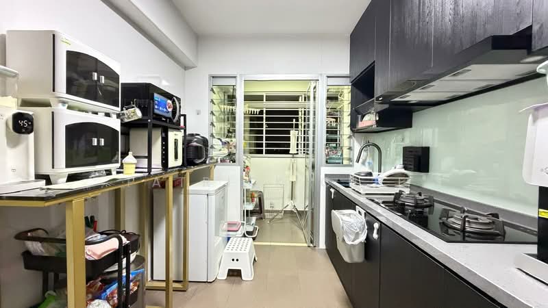 154A Bedok South Road HDB Flat For Sale at S$ 960,000 | PropertyGuru Singapore - Kitchen
