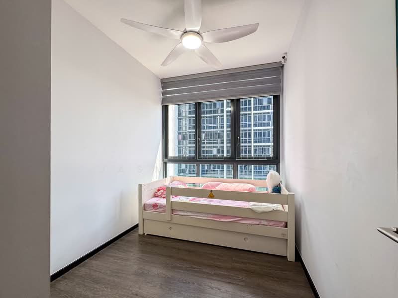 Symphony Suites Condominium For Sale at S$ 1,480,000 | PropertyGuru Singapore - Bedroom