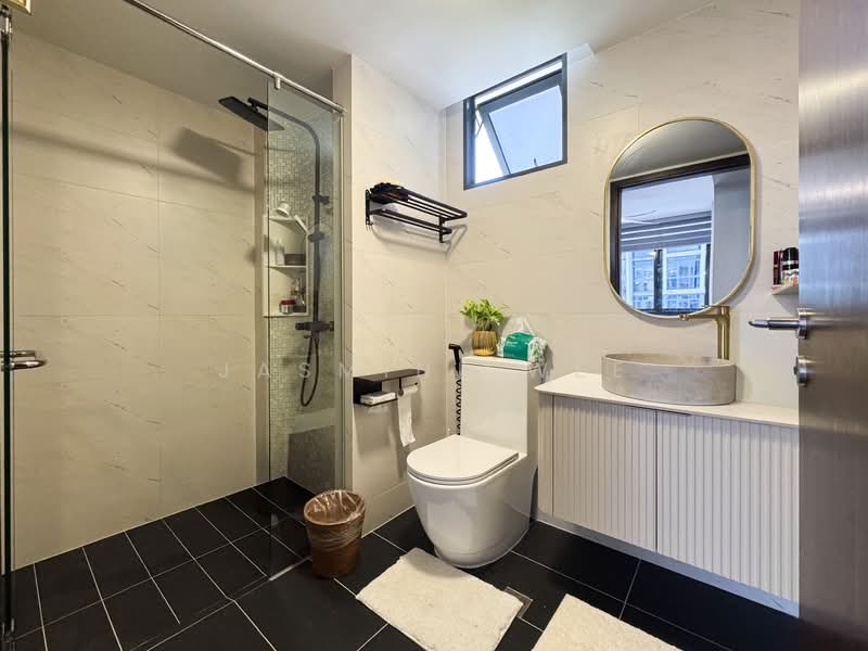 Symphony Suites Condominium For Sale at S$ 1,480,000 | PropertyGuru Singapore - Bathroom