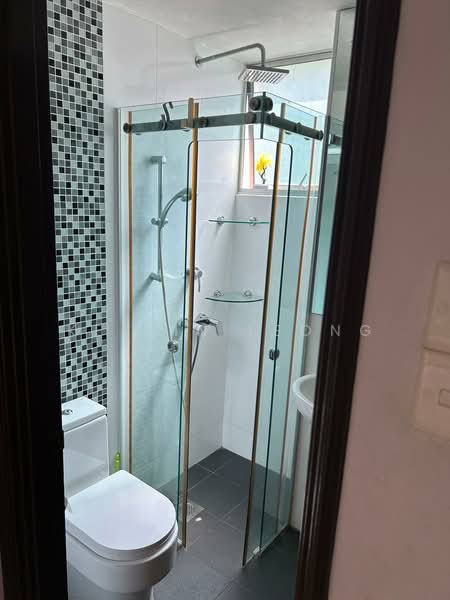 Avila Gardens, 11 Flora Road, 3 Bedrooms, 1,323 sqft, Condominium For Rent, by Kelvin Leong, 500090488 - Bathroom - PropertyGuru.com.sg