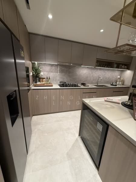 PARKTOWN Residence Condominium For Sale at S$ 2,542,000 | PropertyGuru Singapore - Kitchen