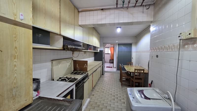 267 Tampines Street 21 HDB Flat For Sale at S$ 480,000 | PropertyGuru Singapore - Kitchen