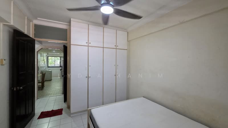 267 Tampines Street 21 HDB Flat For Sale at S$ 480,000 | PropertyGuru Singapore - Bedroom