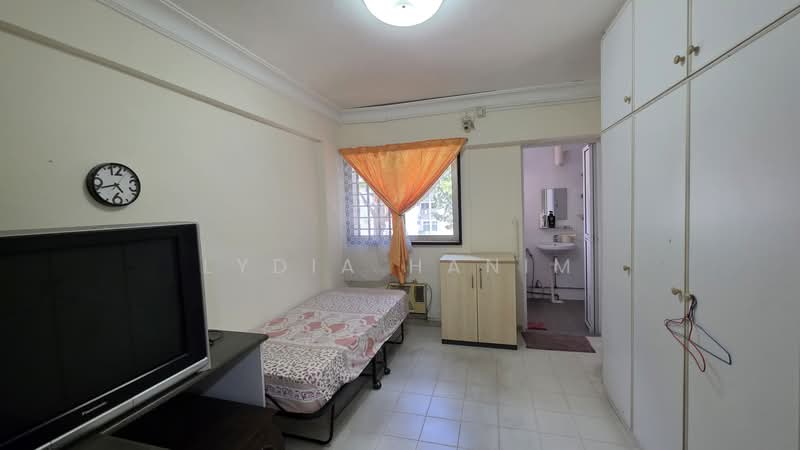 267 Tampines Street 21 HDB Flat For Sale at S$ 480,000 | PropertyGuru Singapore - Bedroom