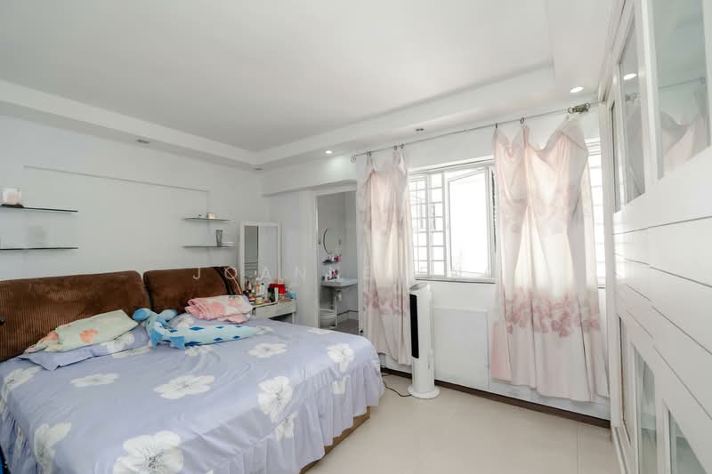 178 Woodlands Street 13 HDB Flat For Sale at S$ 638,888 | PropertyGuru Singapore - Bedroom