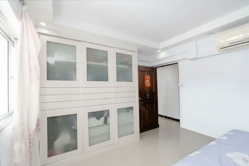 178 Woodlands Street 13 HDB Flat For Sale at S$ 638,888 | PropertyGuru Singapore - Bedroom