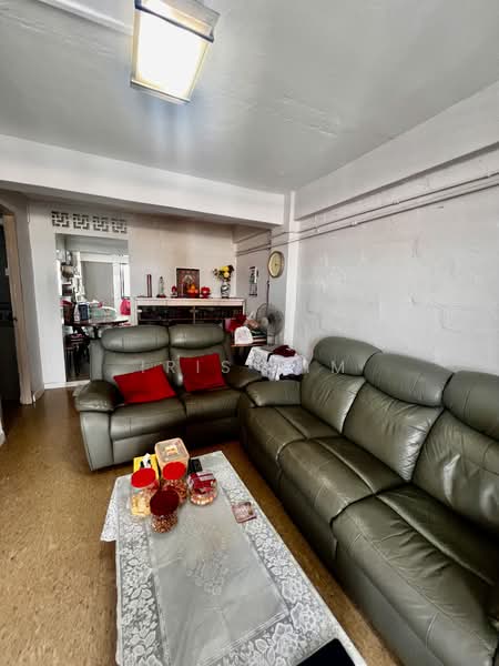 98 Whampoa Drive HDB Flat For Sale at S$ 410,000 | PropertyGuru Singapore - Living Room