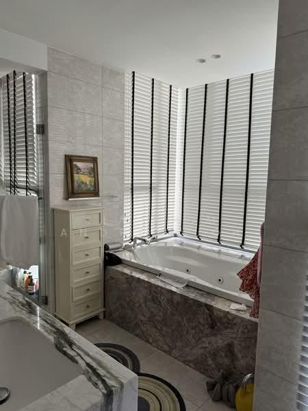 The Tate Residences Condominium For Sale at S$ 8,000,000 | PropertyGuru Singapore - Bathroom